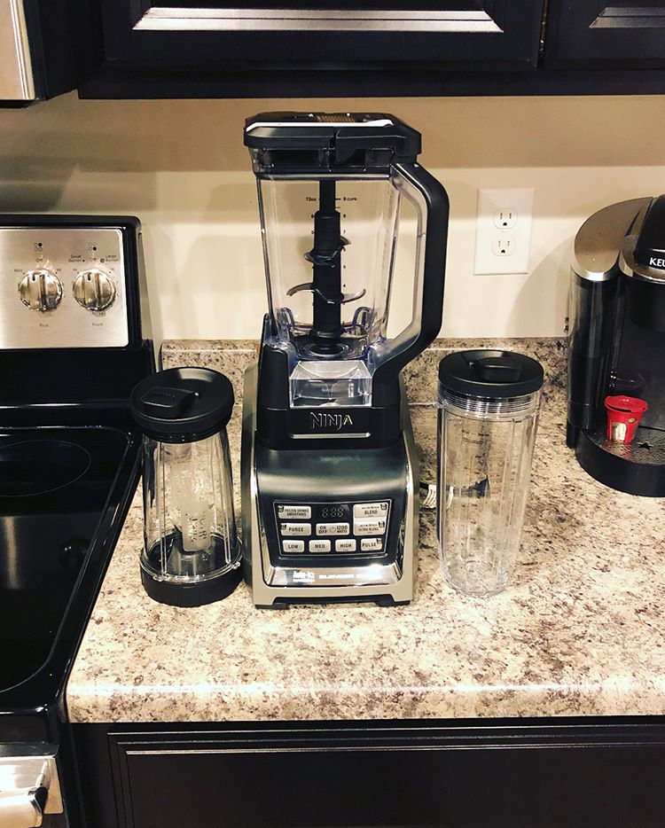 Nutri Ninja single blender with Auto-iQ
