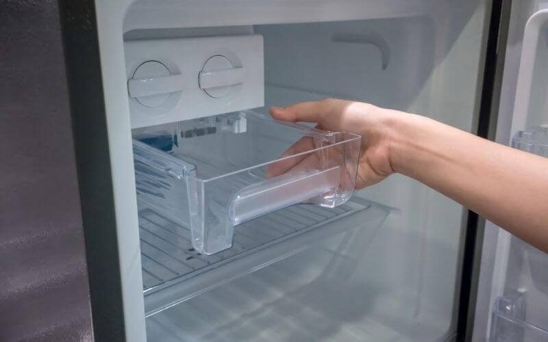 LG Ice Maker Not Making Ice? Fix It in 4 Steps 4 LG Ice Maker Not Making Ice? Fix It in 4 Steps 1