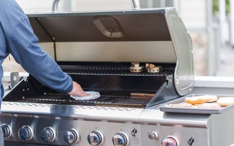 How to Turn on a Grill (Both Automatic and Manual) 6 Maintenance Tips for Gas Grills