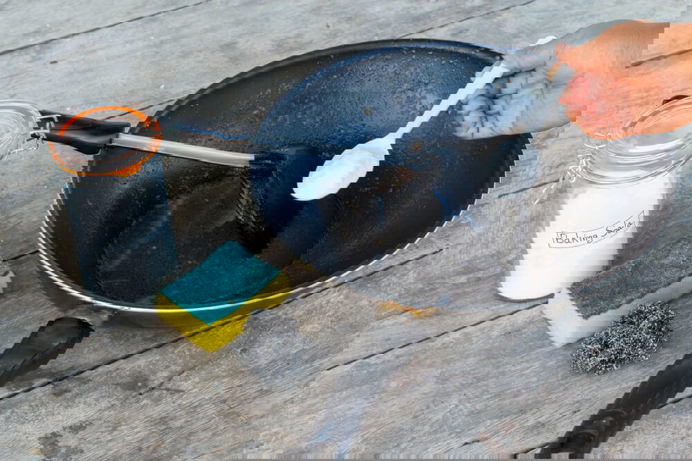 How to Clean Burnt Grease from Bottom of Frying Pans : Three Most Effective Ingredients 1