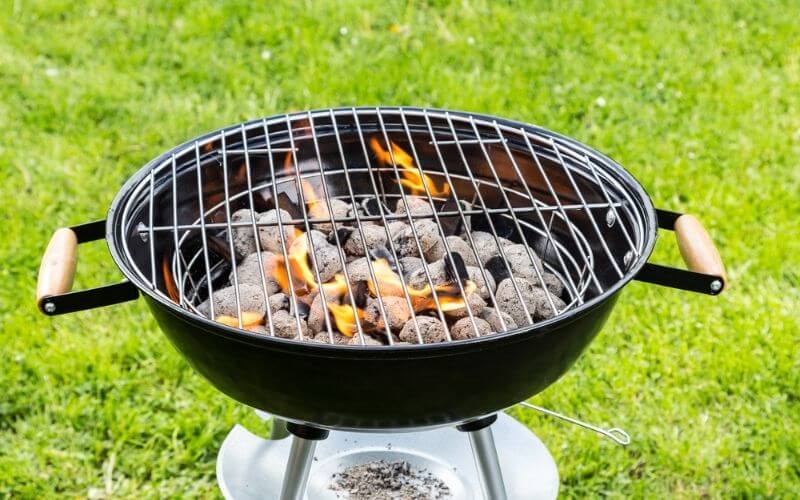How to Put Out Charcoal Grill: Wrap It Up with No Fuss! 2 how to put out charcoal grill