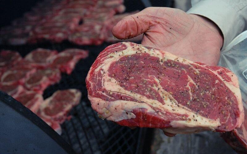 The Pros and Cons of Defrosting Steak on the Counter: A Comprehensive Guide 5 how to tell if steak is bad