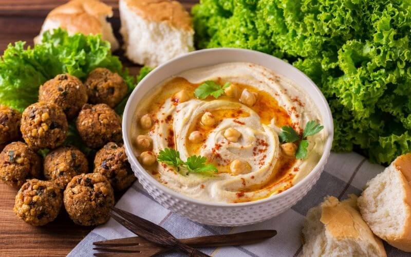 What to Eat with Hummus: How to Make It Taste Even Better! 2 what to eat with hummus