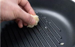 clean nonstick pans