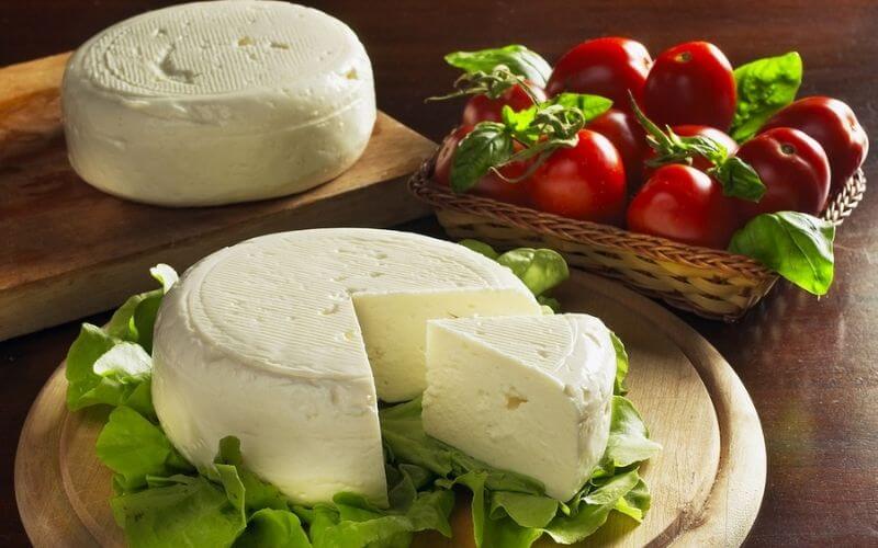 Top 10 Queso Fresco Substitutes: Elevate Your Dishes Now! 4 queso fresco substitute