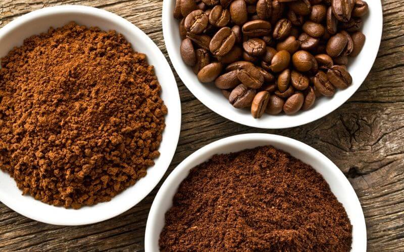 Do Coffee Grounds Go Bad? Find Out the Truth! 4 Coffee Beans vs. Coffee Grounds