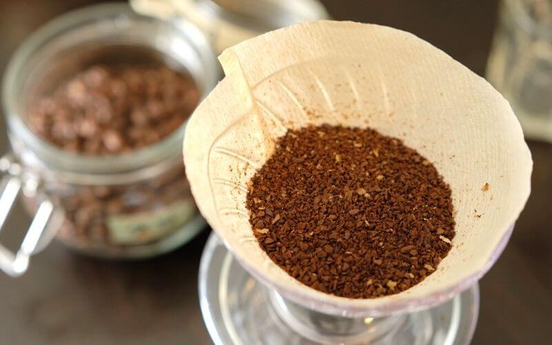 Do Coffee Grounds Go Bad? Find Out the Truth! 3 expired coffee grounds