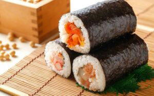 sushi roll vs hand roll