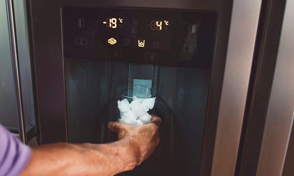 How Long Does It Take For Ice to Freeze - and How to Speed It Up 11 How Long Does It Take For Ice to Freeze - and How to Speed It Up 3