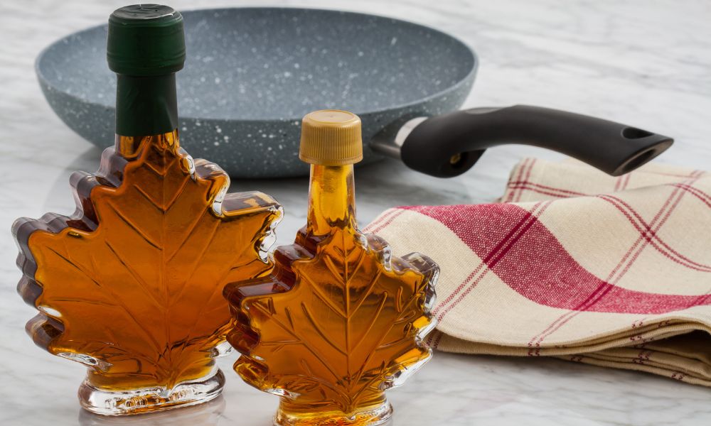 The Sugar Wars: Maple Syrup vs Honey Syrup 4 The Sugar Wars: Maple Syrup vs Honey Syrup 3