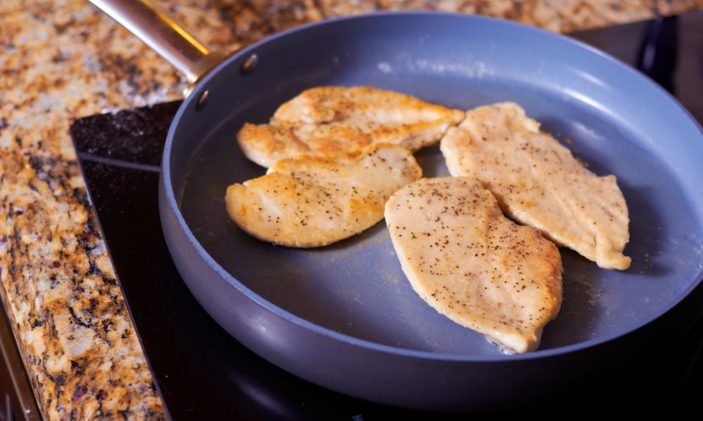 How Many Chicken Breasts Are in a Pound? No More Guesswork! 6 How Many Chicken Breasts Are in a Pound? No More Guesswork! 3