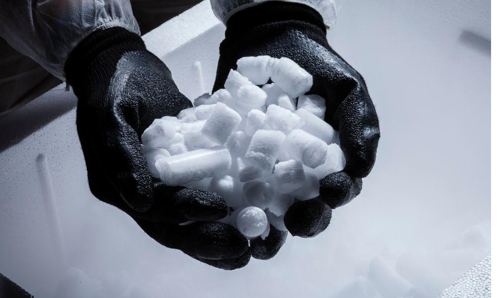 How to Store Dry Ice: A Comprehensive Guide 3 How to Store Dry Ice: A Comprehensive Guide 1