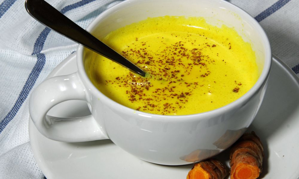 Can I Drink Coffee with a Sore Throat? Pros, Cons, and Alternatives 8 Can I Drink Coffee with a Sore Throat? Pros, Cons, and Alternatives 6