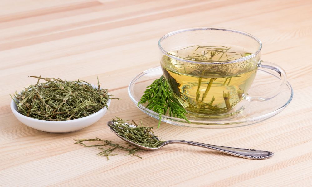 Can I Drink Coffee with a Sore Throat? Pros, Cons, and Alternatives 3 Can I Drink Coffee with a Sore Throat? Pros, Cons, and Alternatives 1