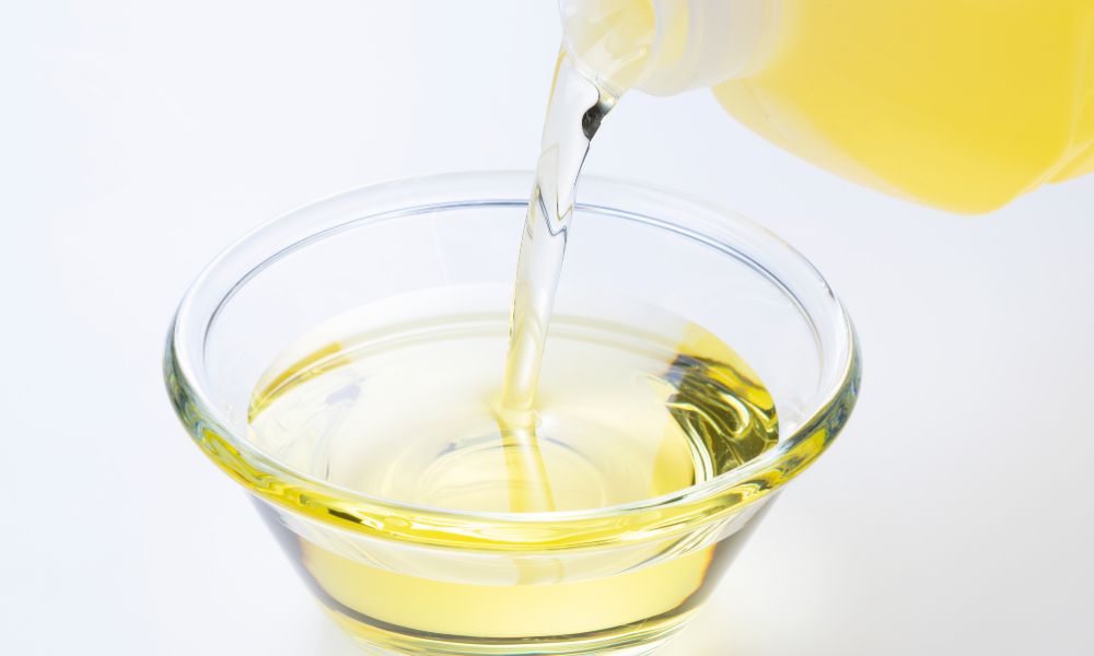 How Long Does Vegetable Oil Last Once Opened? Tips for Storage and Shelf Life 4 How Long Does Vegetable Oil Last Once Opened? Tips for Storage and Shelf Life 3
