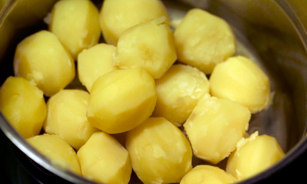 Discover the Shelf Life: How Long Do Boiled Potatoes Last in the Fridge? 3 Discover the Shelf Life: How Long Do Boiled Potatoes Last in the Fridge? 2
