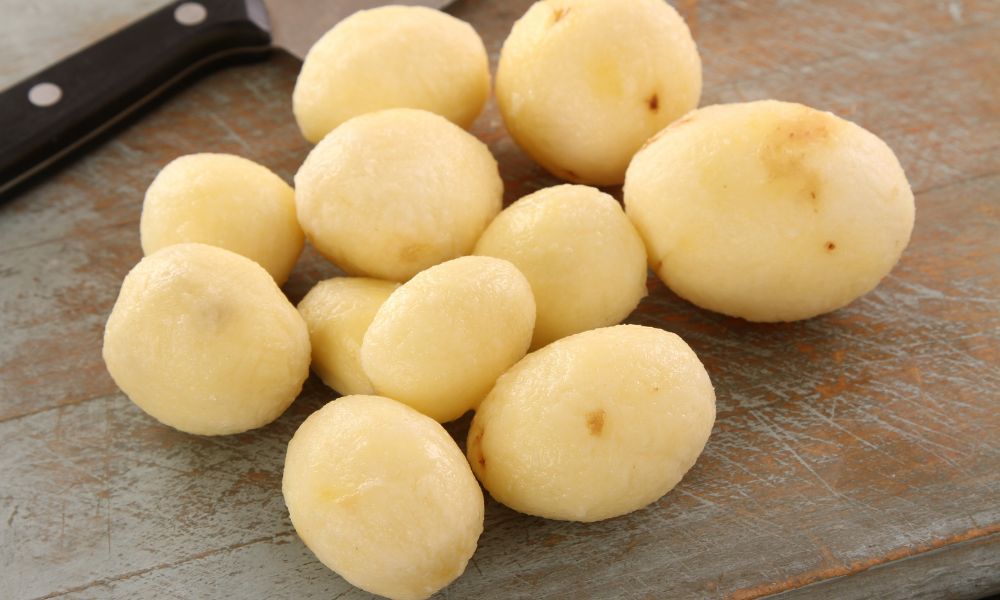 Maximizing Freshness: How Long Can Peeled Potatoes Last in the Fridge? 9