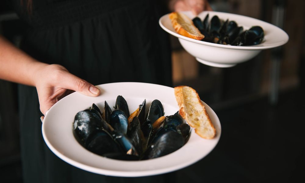 Unraveling The Mysteries of Mussels: PEI vs Regular 3 Unraveling The Mysteries of Mussels: PEI vs Regular 1
