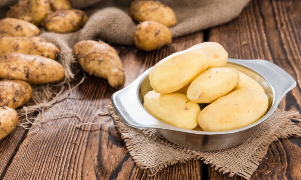 Maximizing Freshness: How Long Can Peeled Potatoes Last in the Fridge? 10
