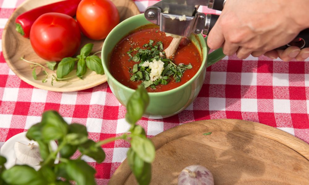 Pressing Garlic: Your Ultimate Guide to Elevated Flavors 7 Pressing Garlic: Your Ultimate Guide to Elevated Flavors 7