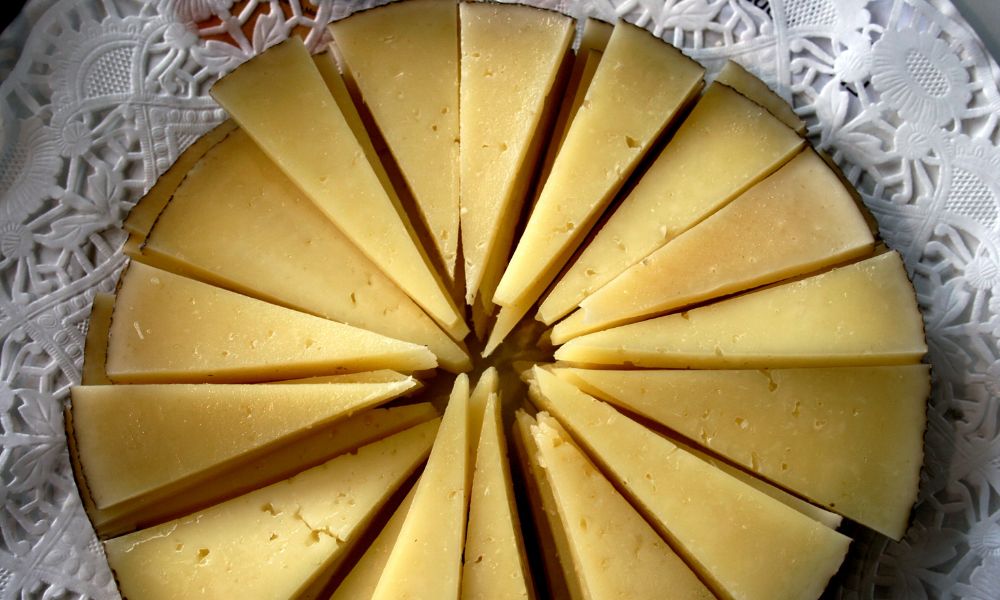 <strong>Exploring Delicious Substitutes for Pecorino Cheese</strong> 7 <strong>Exploring Delicious Substitutes for Pecorino Cheese</strong> 5