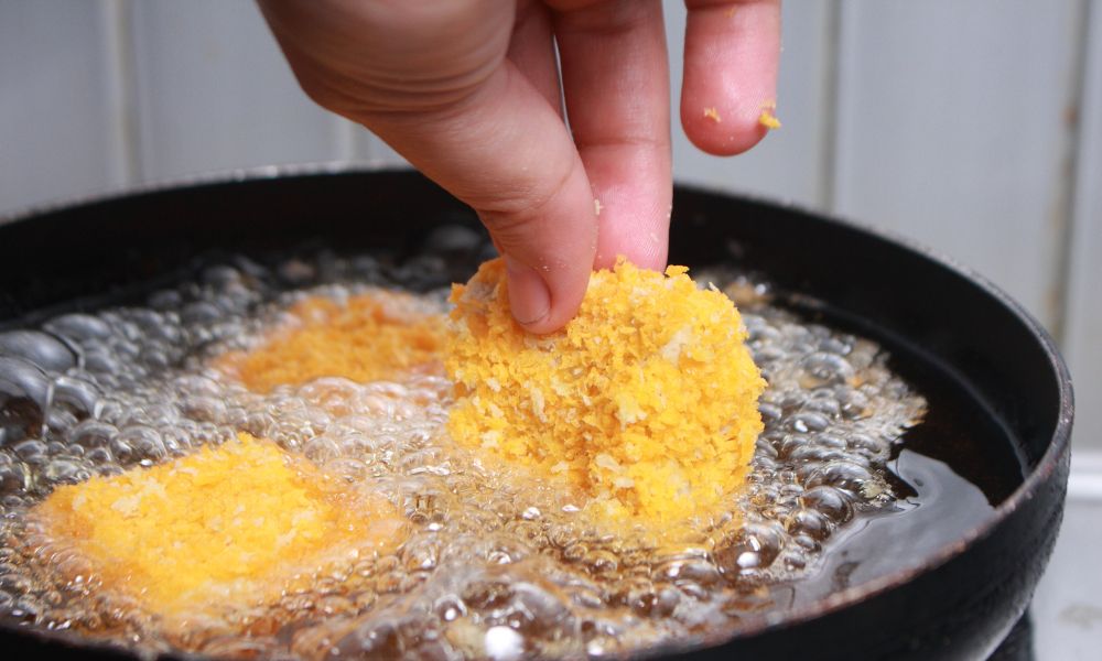 Master the Art of Frying Chicken - Select the Best Oil & Perfect Crispy Results 3 Master the Art of Frying Chicken - Select the Best Oil & Perfect Crispy Results 1