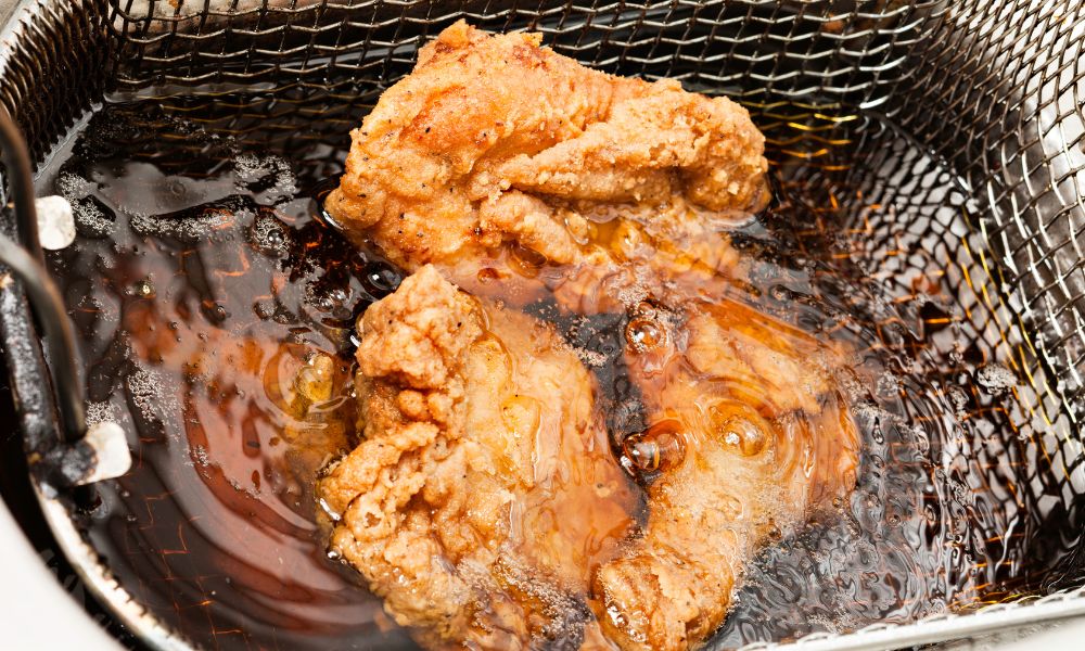 Unlocking Perfect Fried Chicken: The Art of Oil Temperature Control 3 Unlocking Perfect Fried Chicken: The Art of Oil Temperature Control 1