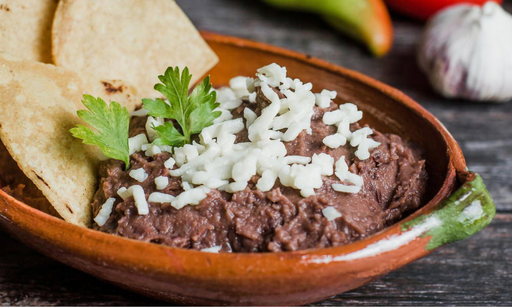 How to Keep Refried Beans Fresh for a Week: Chef Hacks & Fridge Science 2 Mexican refried beans