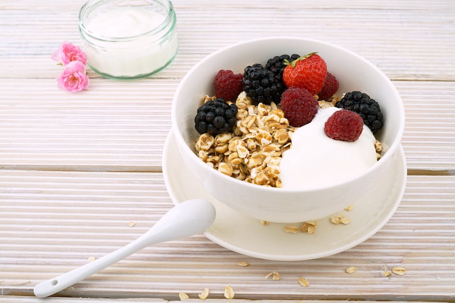 Is Greek Yogurt Good to Break a Fast? Nutritional Insights 2 is greek yogurt good to break a fast